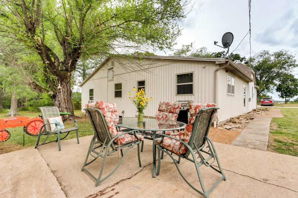 Private Patio | Outdoor Dining | Gas Grill