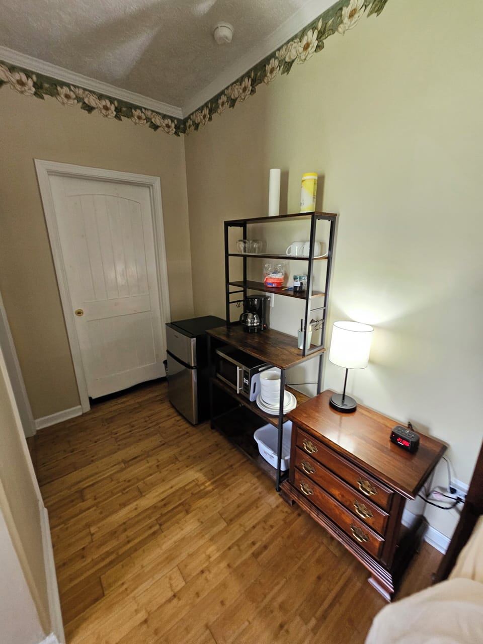 Apartment, 2 Bedrooms, Non Smoking, Vineyard View | Private kitchen | Coffee/tea maker, full-size fridge, microwave, cookware/dishes/utensils
