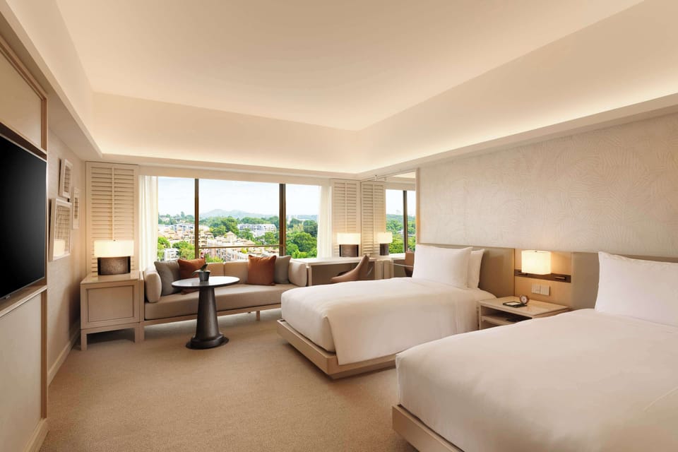 Executive Room with Lounge Access, 2 Twin Beds | Living area | 55-inch flat-screen TV with cable channels