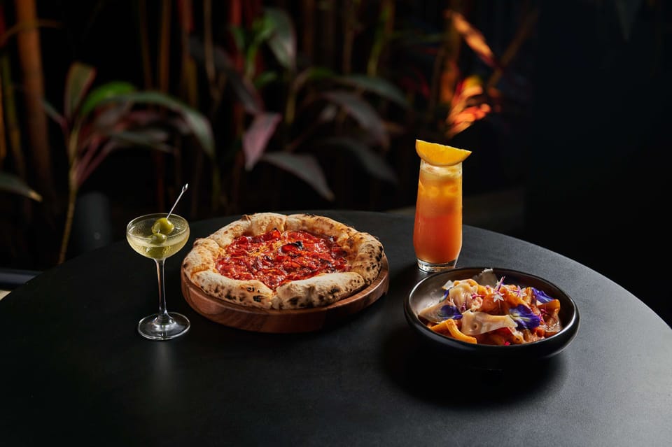 9 restaurants; lunch and dinner served