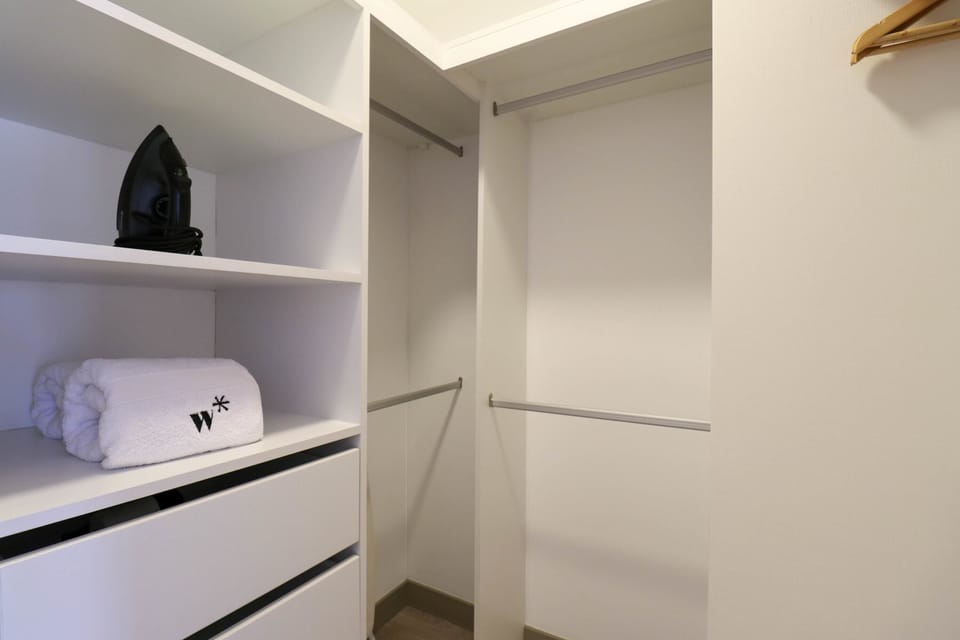 Apartment, 2 Bedrooms (703) | Blackout drapes, iron/ironing board, WiFi (free), individually decorated