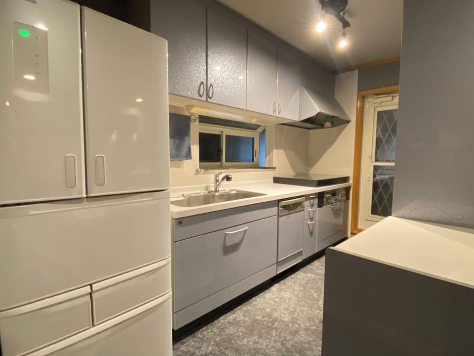 Family Chalet, 3 Bedrooms, Non Smoking | Private kitchen | Microwave, freezer
