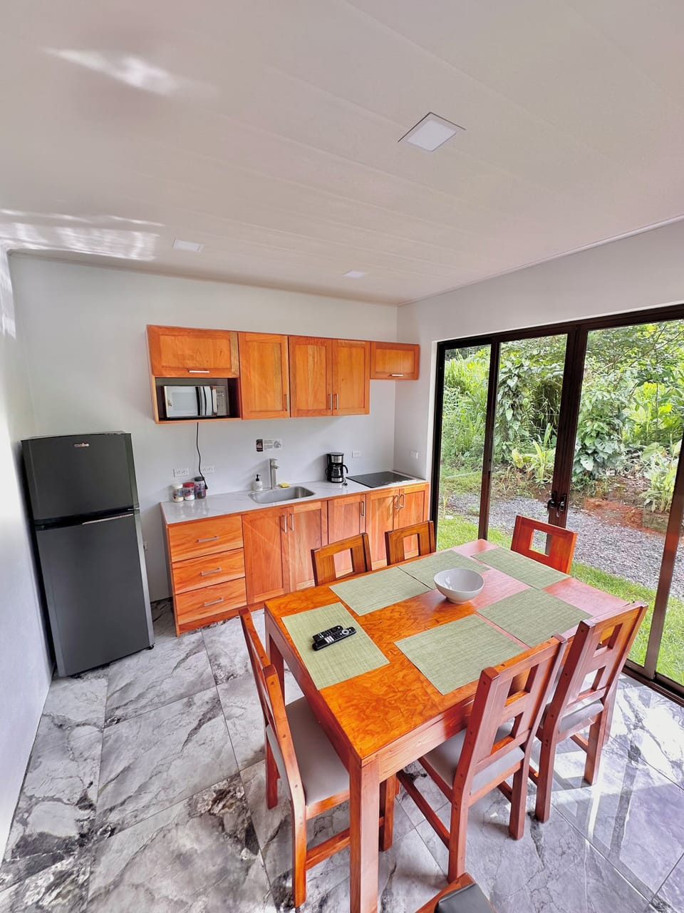 Deluxe Villa | Private kitchen | Full-size fridge, microwave, oven, stovetop
