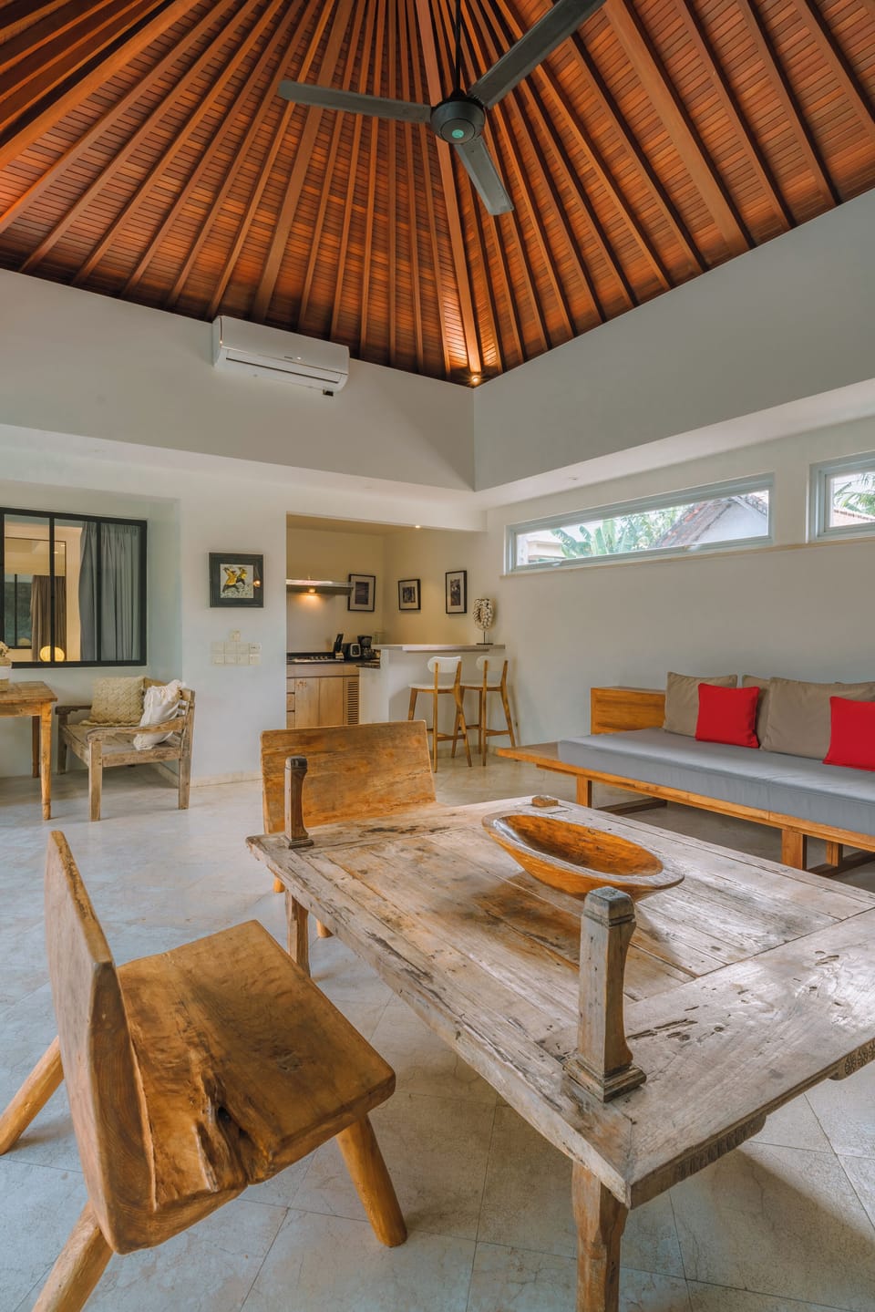 Luxury Villa | Living area | Flat-screen TV