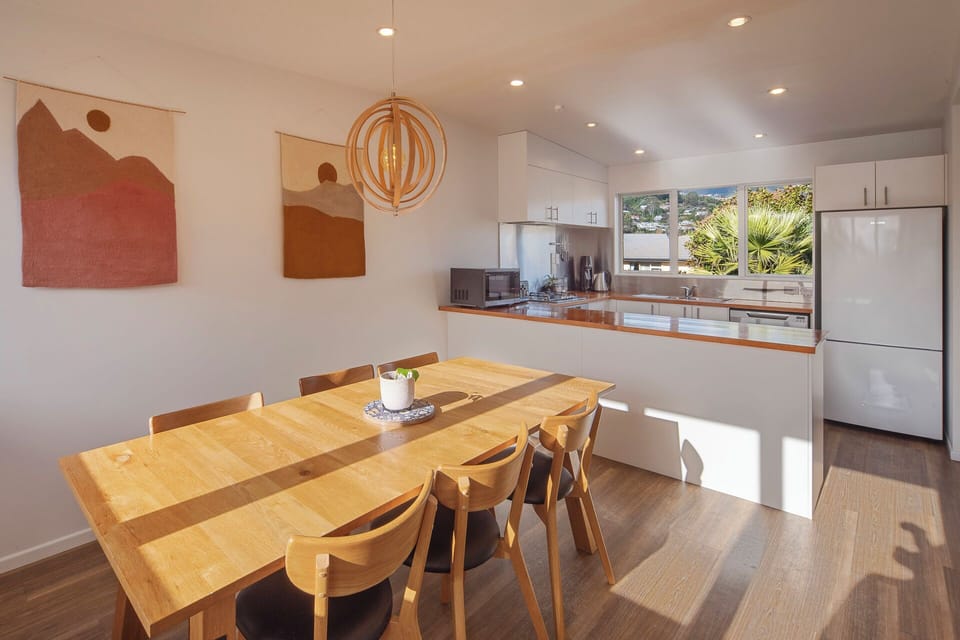 Dining to Kitchen