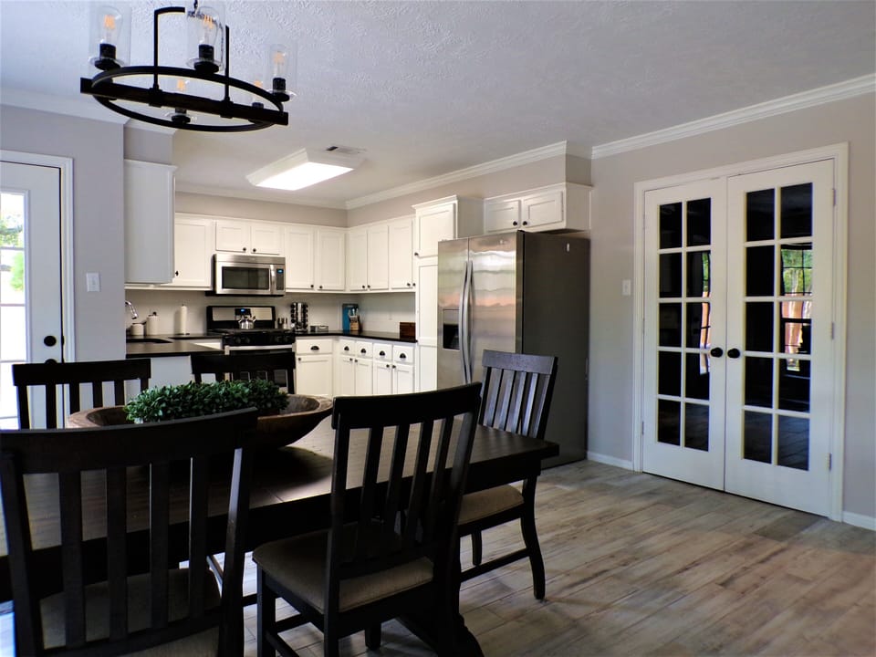 Dinning table seating room 8