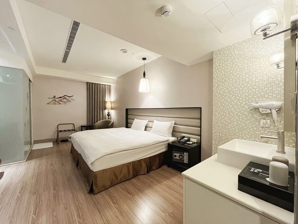 Business Room (No Parking Space) | In-room safe, desk, free WiFi, wheelchair access