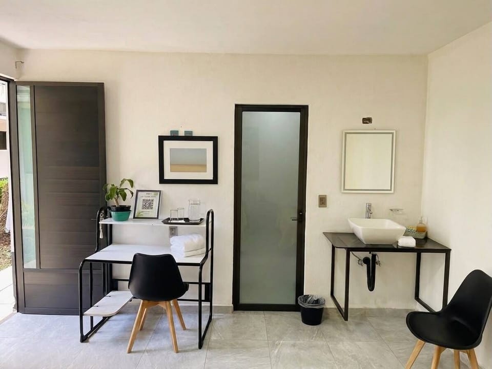Standard Twin Room | Desk, laptop workspace, WiFi (free), individually furnished