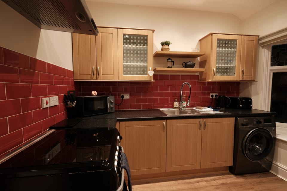 Apartment | Private kitchen | Fridge, microwave, oven, stovetop