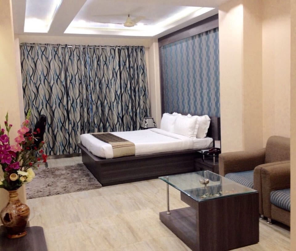 Executive Double or Twin Room | Soundproofing, iron/ironing board, free WiFi, bed sheets