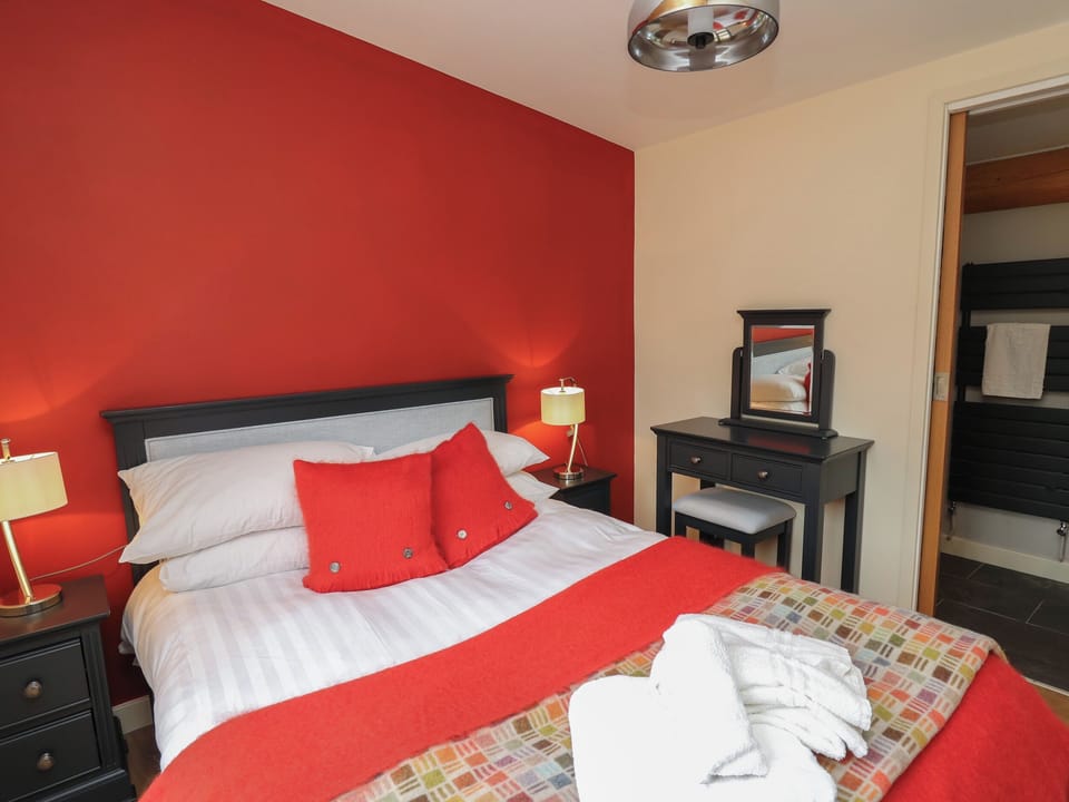 2 bedrooms, individually decorated, individually furnished, free WiFi