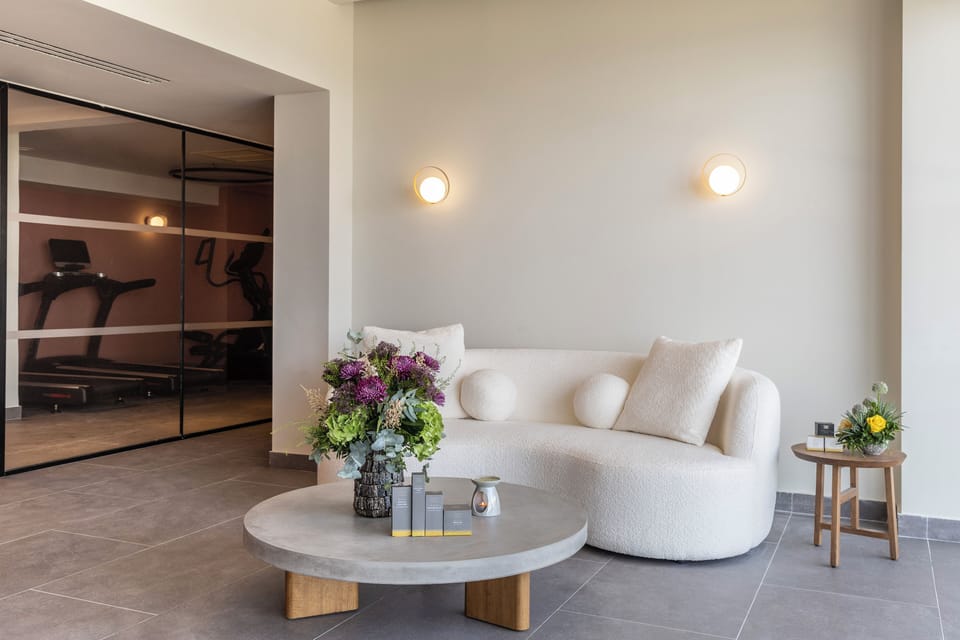 4 treatment rooms, massages