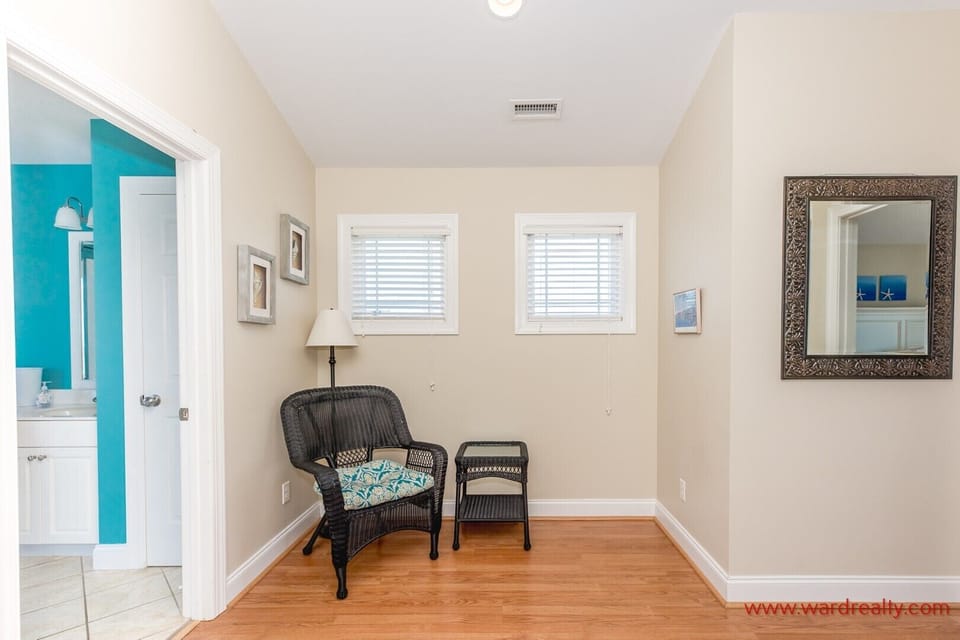 Top Floor Sitting Area Off Master