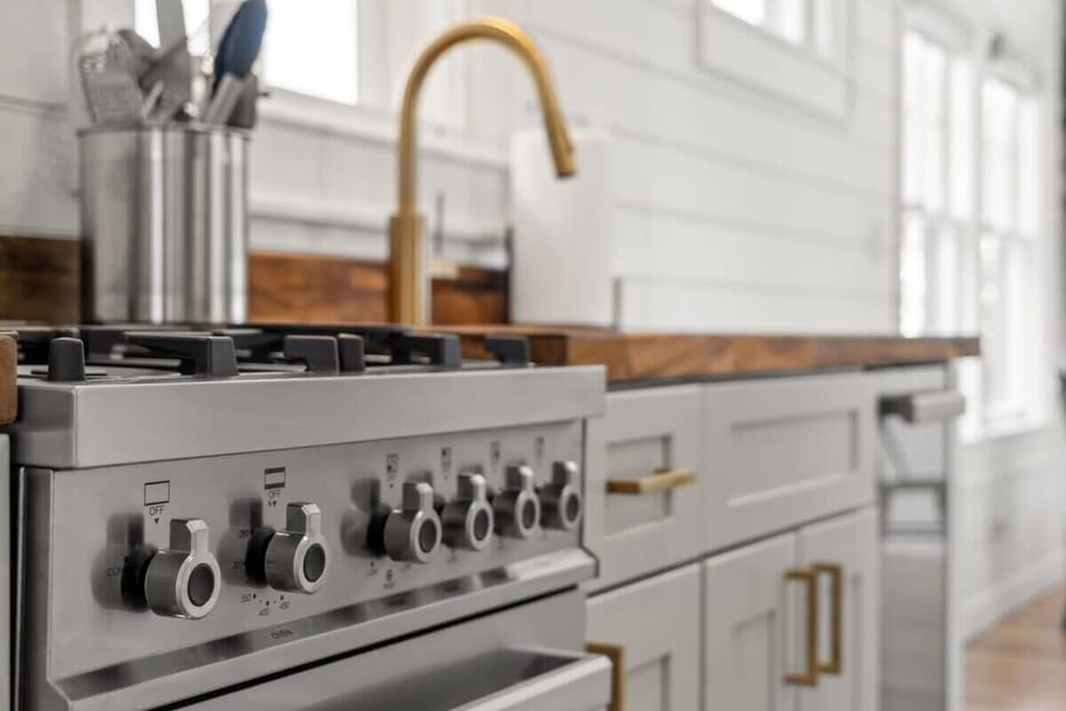 Upgraded Stainless Steel Kitchen Details