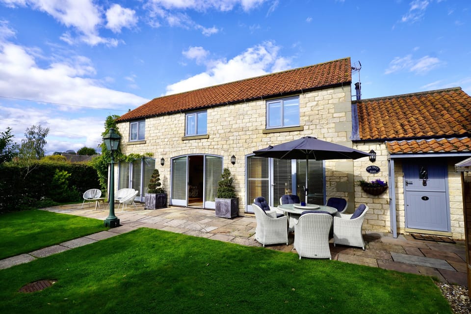 Cottage | Property grounds