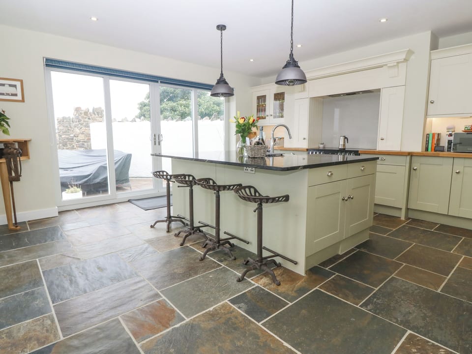 Fridge, dishwasher, electric kettle, toaster