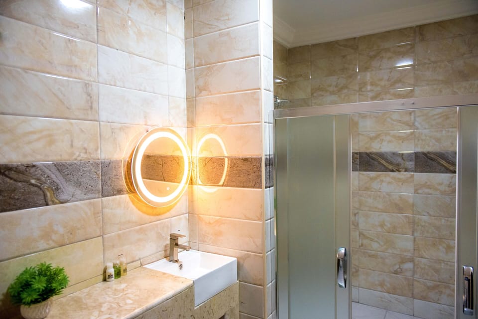 Classic Single Room | Bathroom | Shower, free toiletries, towels, soap