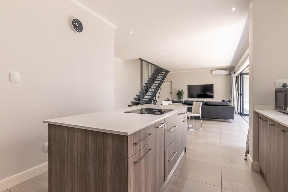Executive Duplex | In-room dining