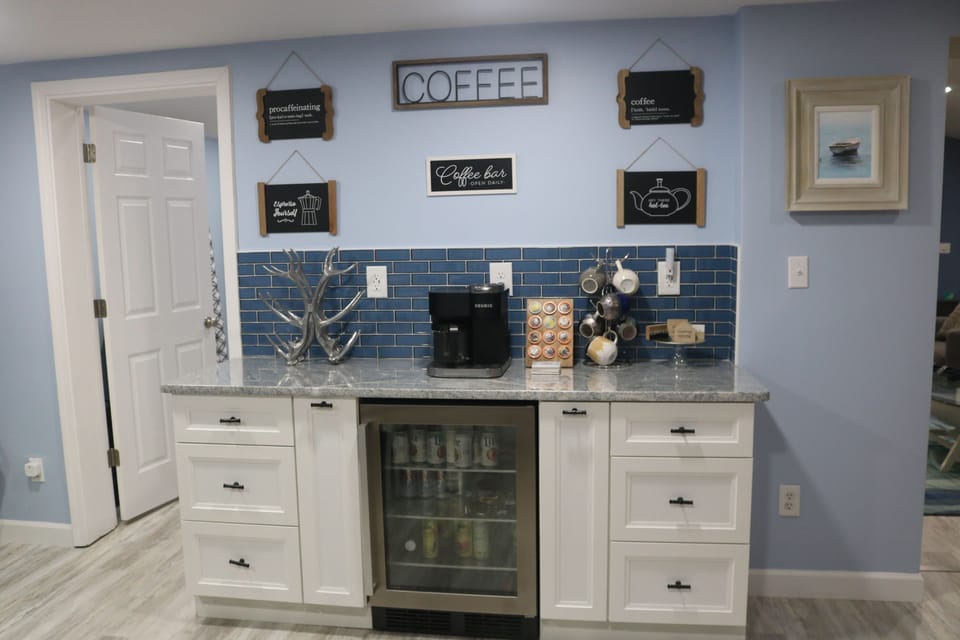 Coffee bar (stocked)