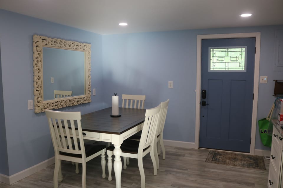 Kitchen table seats 6 adults 