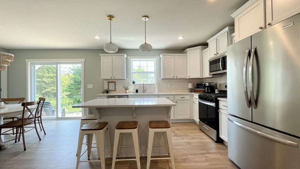Kitchen with island. 