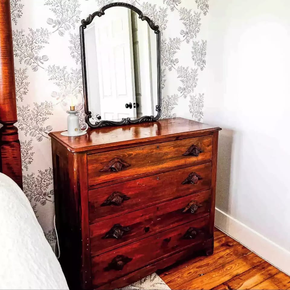 Vintage dresser for longer stays 