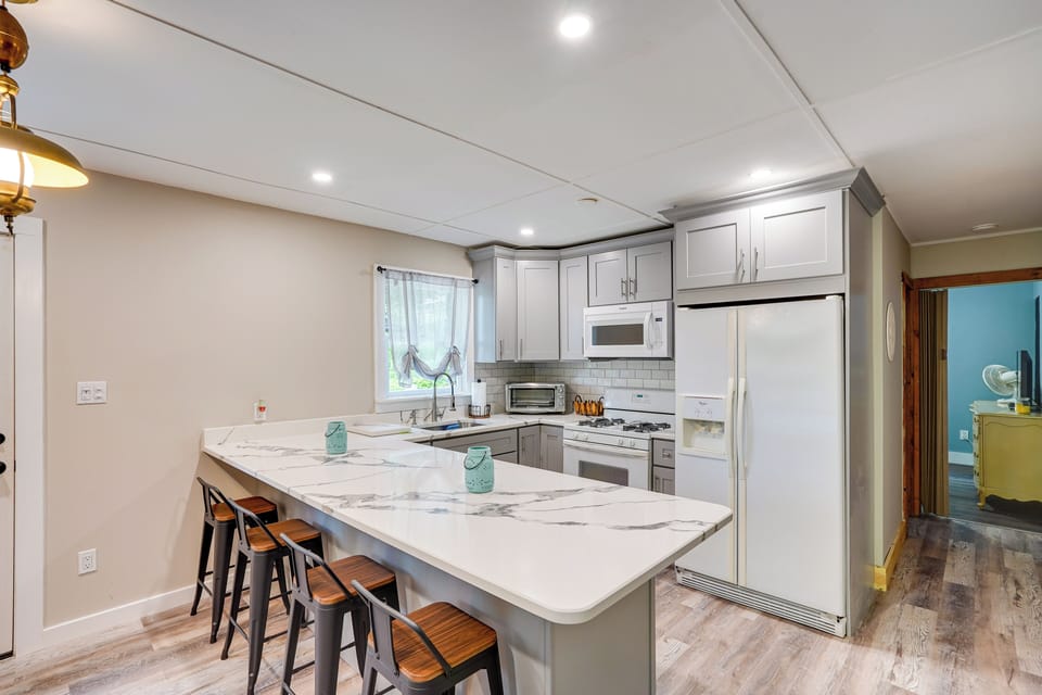 Kitchen | Cooking Basics | Coffee Maker | Paper Towels/Trash Bags | Toaster Oven