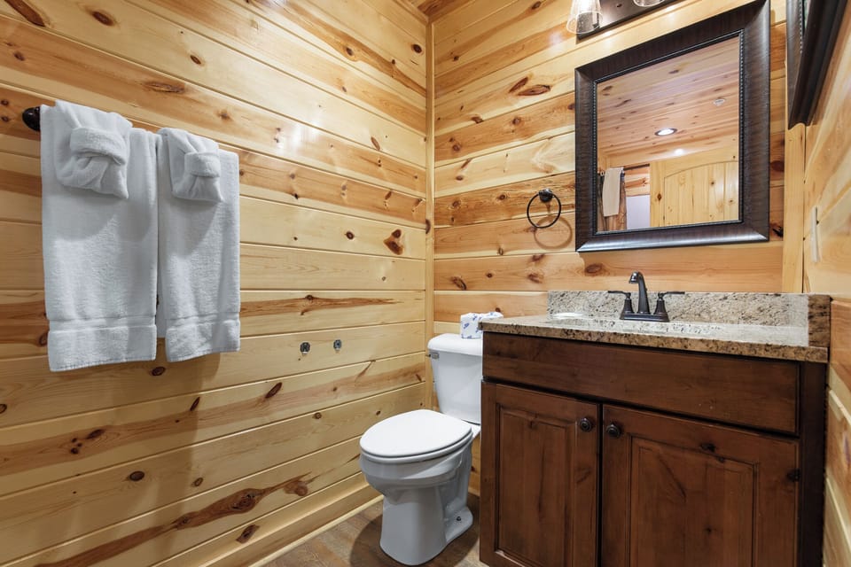 Mountain High Cinema by Jackson Mountain Rentals Cabin in Pigeon Forge