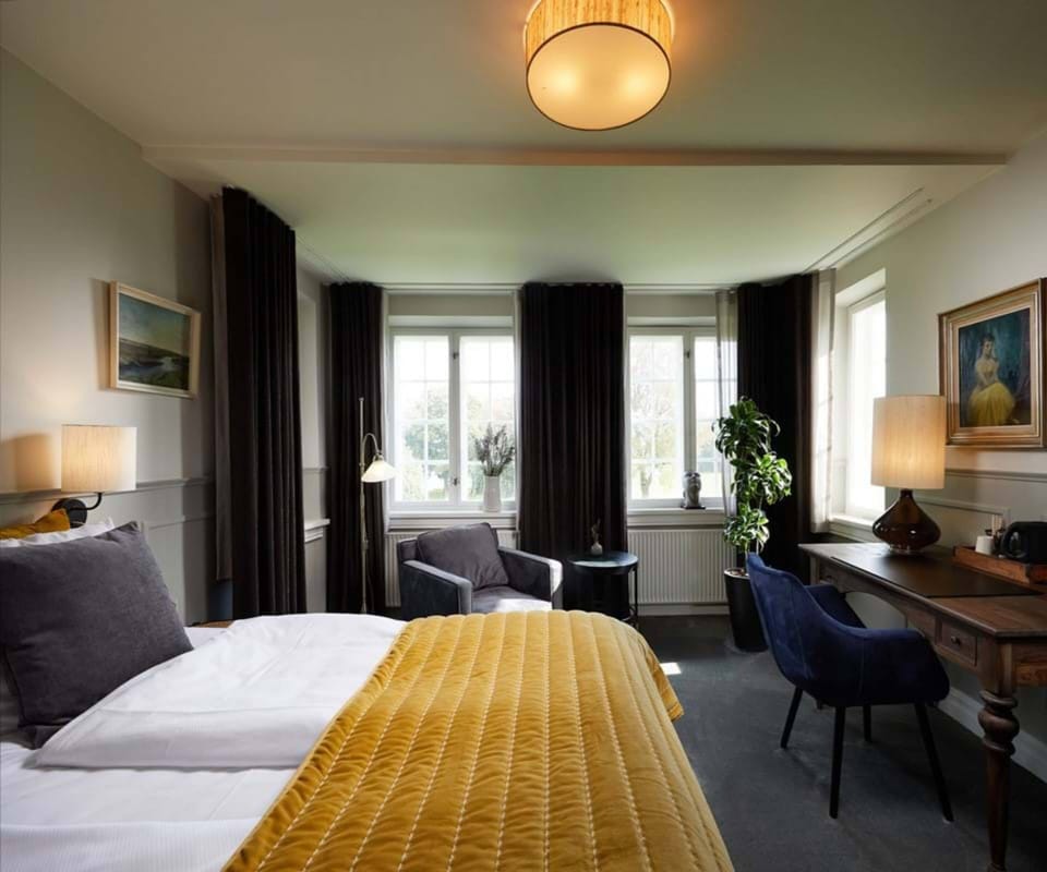 Comfort Double Room, Garden View | Hypo-allergenic bedding, desk, iron/ironing board, cribs/infant beds