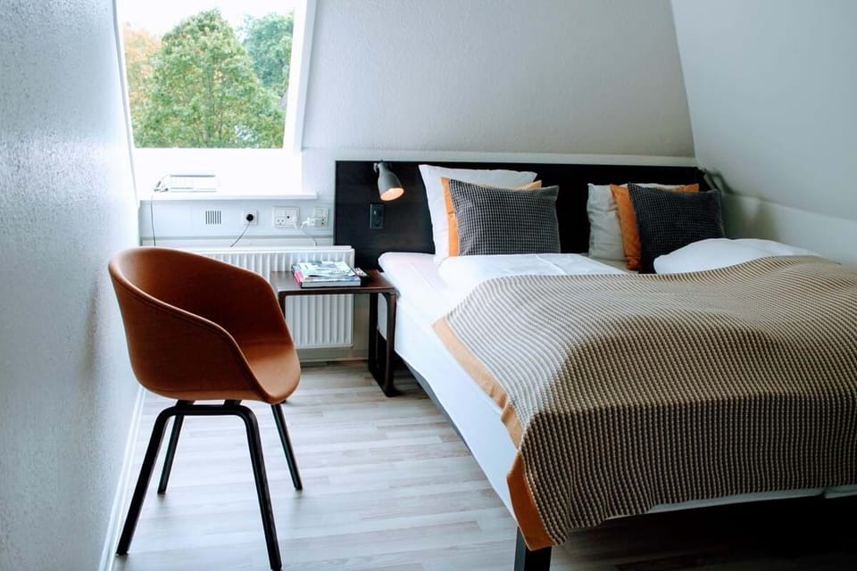 Double Room, Park View | Hypo-allergenic bedding, desk, iron/ironing board, free WiFi