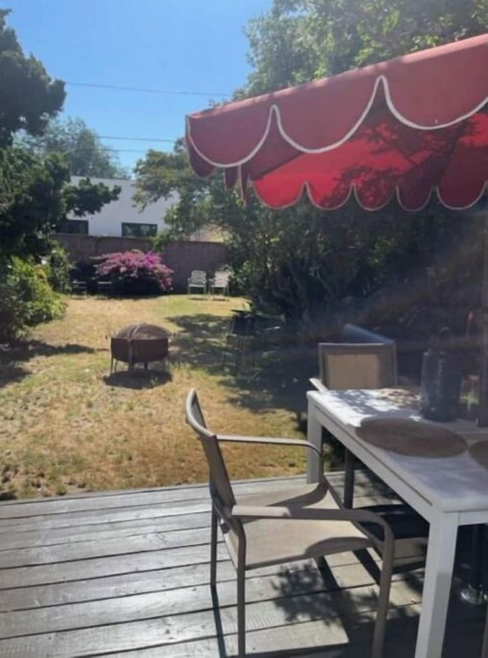 Outdoor dining