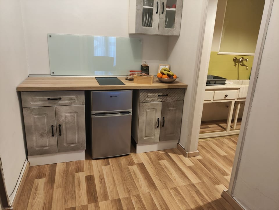 Comfort Apartment, 1 Bedroom, Bathtub, Courtyard View (Carlo Premium) | Private kitchen | Full-size fridge, microwave, espresso maker, electric kettle
