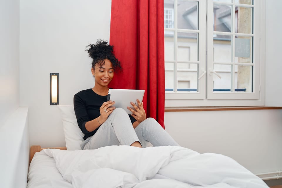 Single Room, shared toilets | Desk, bed sheets