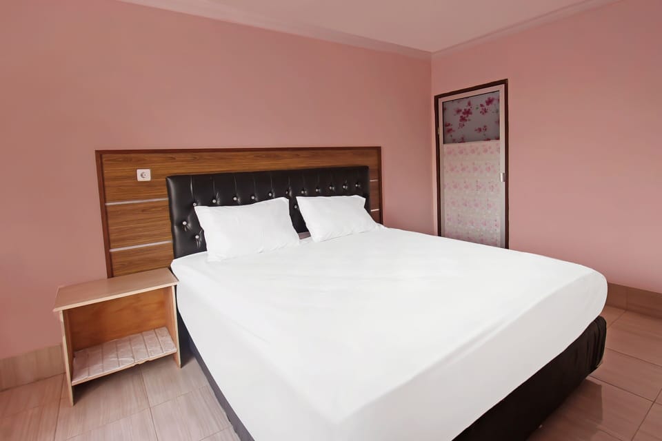 Deluxe Double Room | WiFi (free), bed sheets