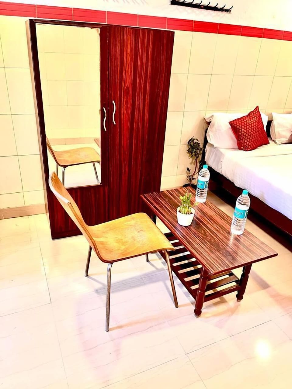 Comfort Double Room | In-room safe, iron/ironing board, free WiFi