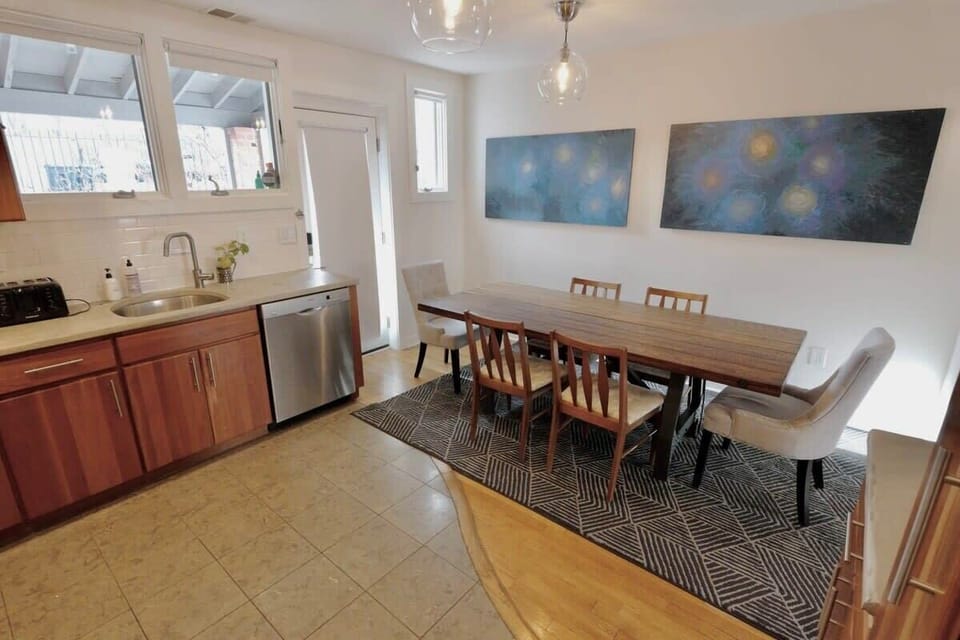 Dinning area in kitchen