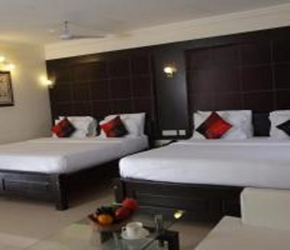 Executive Room | 1 bedroom, Egyptian cotton sheets, premium bedding, desk