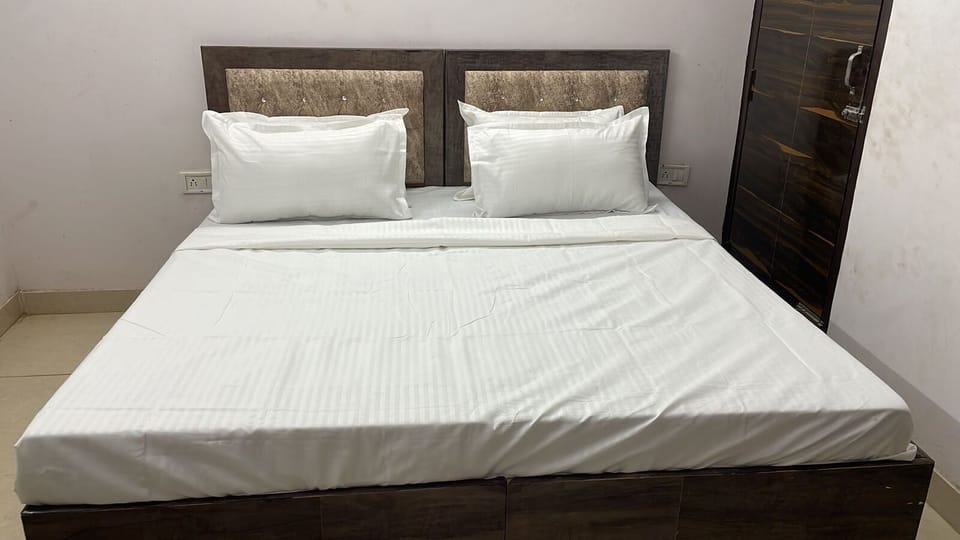 Deluxe Room | 1 bedroom, free WiFi