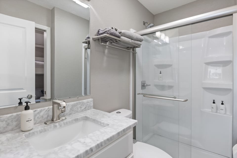 Lower Bunk Room's Ensuite