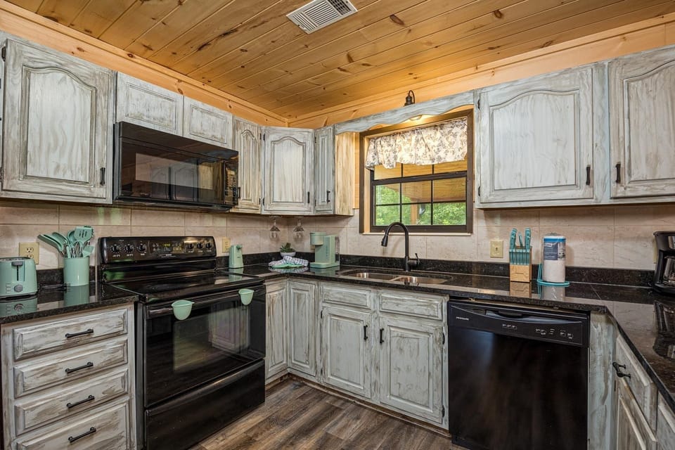 Cabin Rental Kitchen