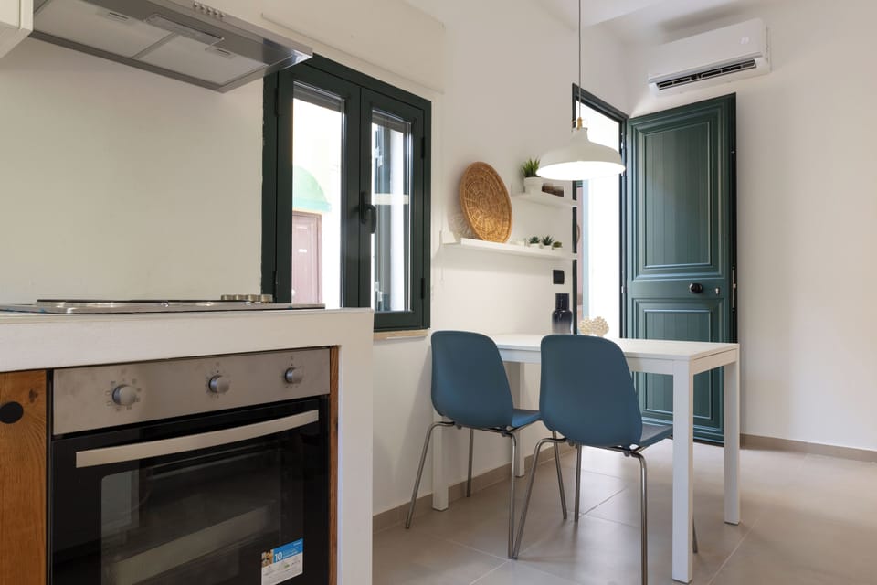 Kitchen/dining area 