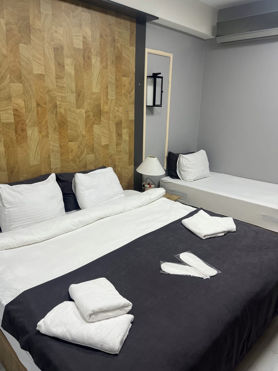 Family Triple Room | Egyptian cotton sheets, premium bedding, individually decorated