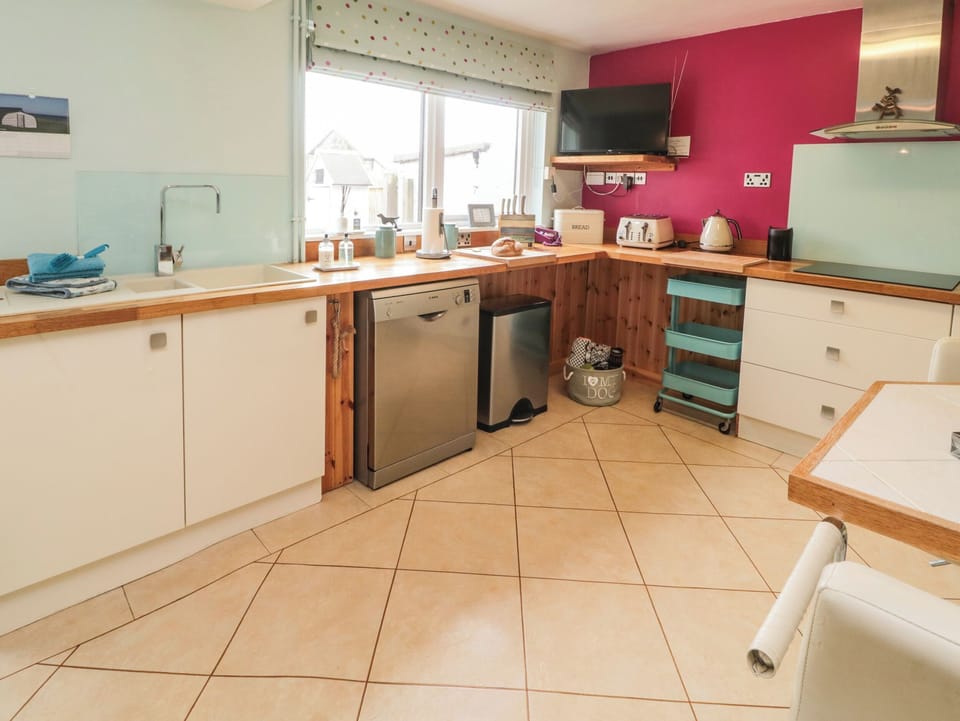 Fridge, dishwasher, electric kettle, toaster