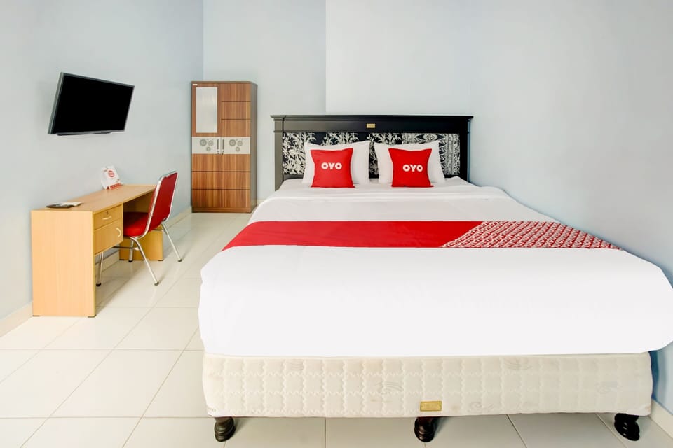 Standard Double Room | Desk, laptop workspace, WiFi (free), bed sheets