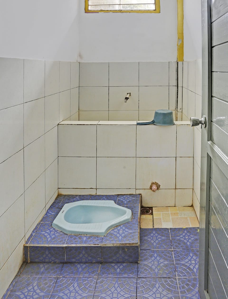 SPOT ON 92529 Penginapan Wisma Bintang Syariah Near MTs Al Ma'arif Kota Bangun Hotel in Indonesia