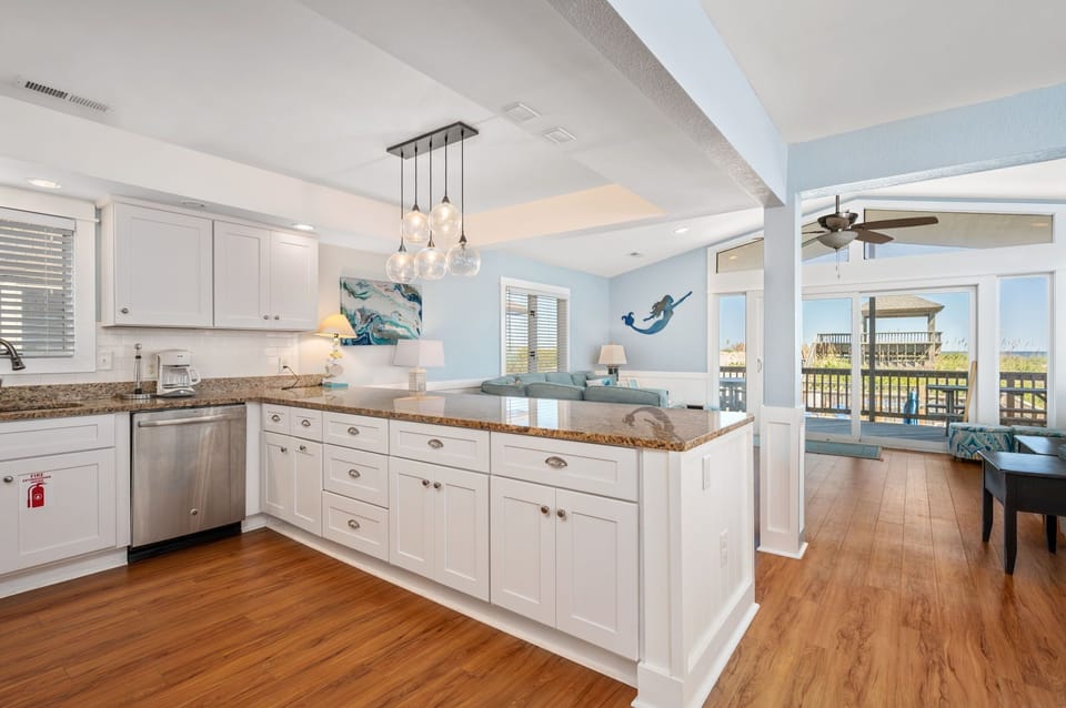 NH431: Sandy Too | ML Kitchen