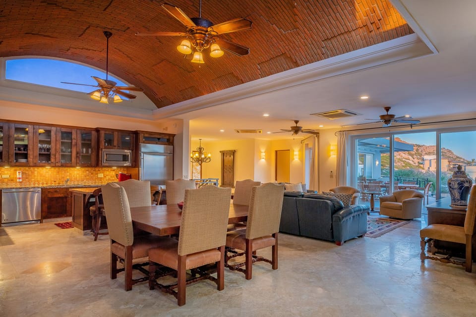 Dining area sitting 6