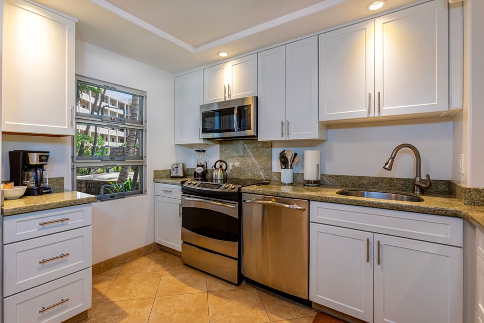 Condo, 2 Bedrooms | Private kitchen | Coffee/tea maker, fridge, oven, toaster