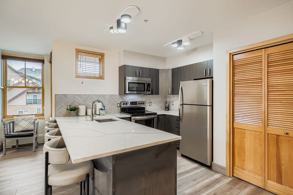Condo, 3 Bedrooms | Private kitchen | Coffee/tea maker, fridge, oven, toaster