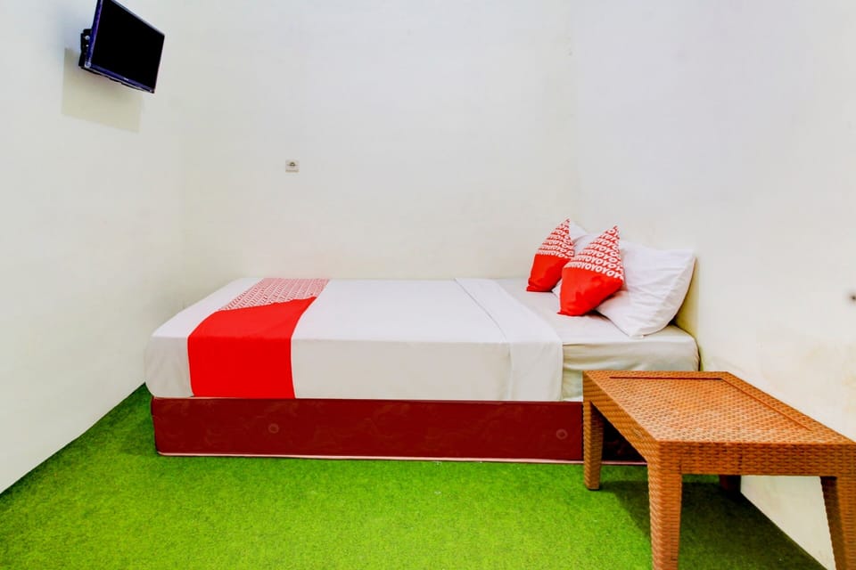 Deluxe Double Room | Desk, laptop workspace, WiFi (free), bed sheets